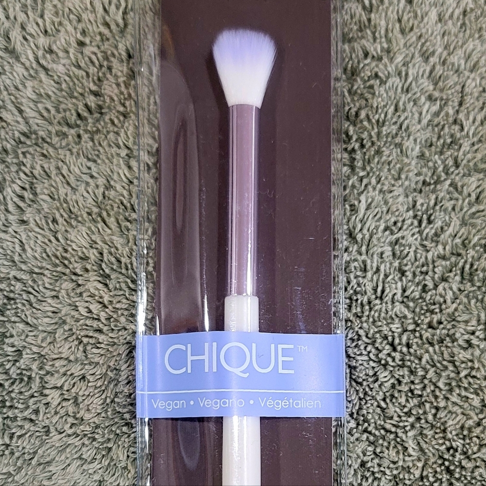 Chique New Vegan Eyeshadow Brush